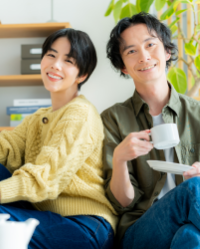 彼氏と同棲する女性